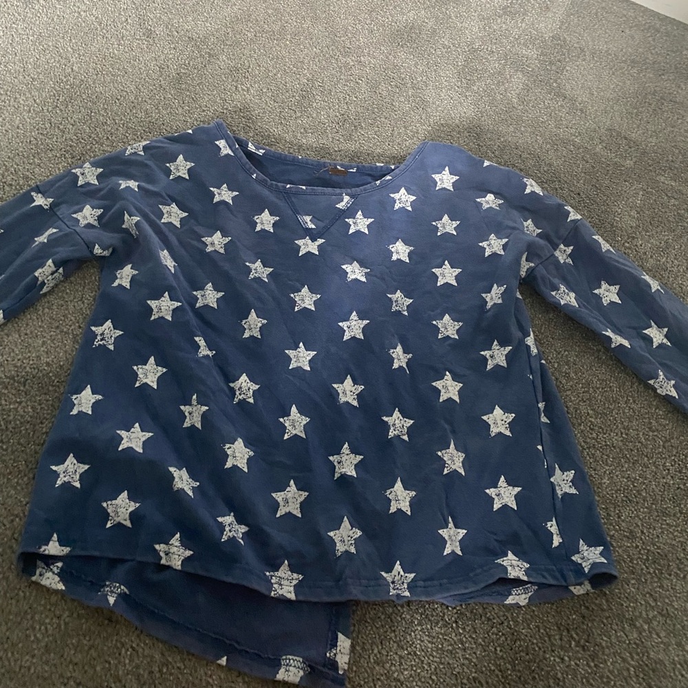 Long sleeve star print top